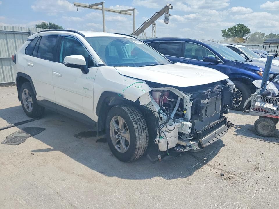 2022 TOYOTA RAV4 XLE 4