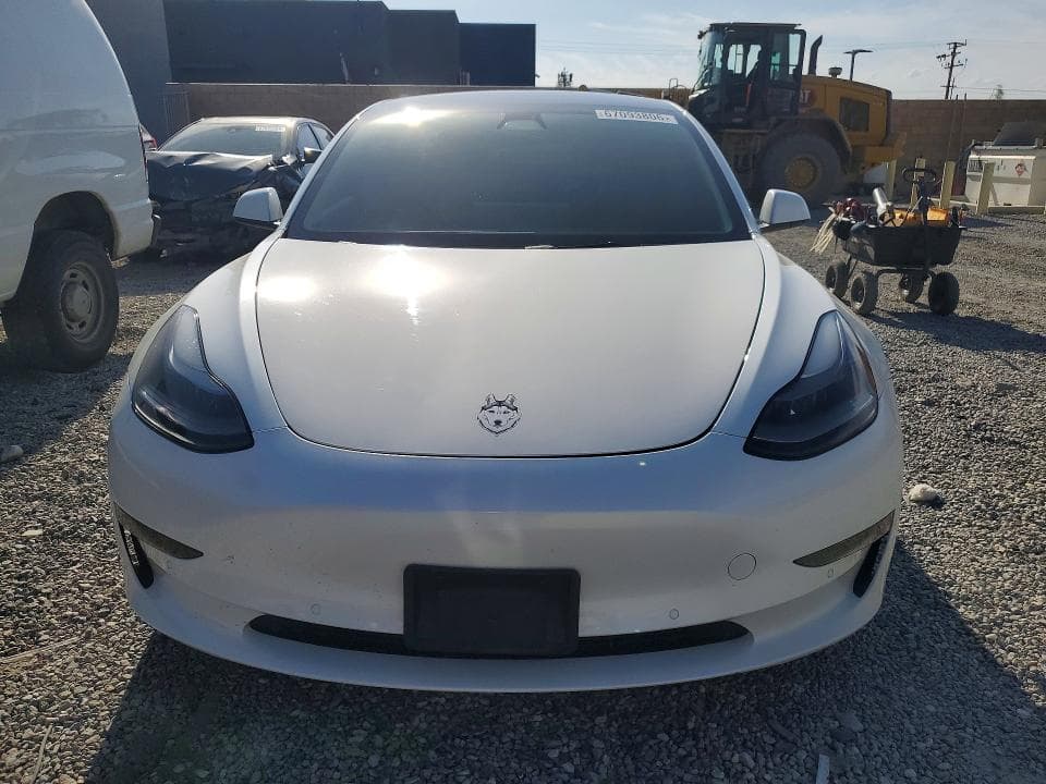 2022 TESLA MDL S STD 5