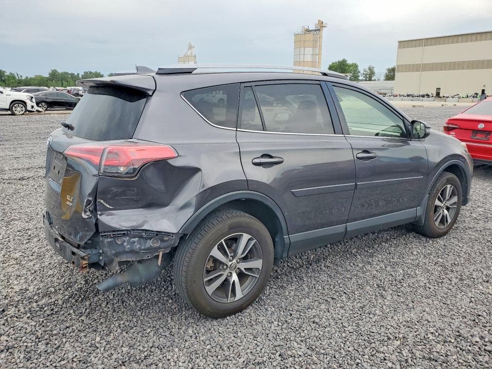 2017 TOYOTA RAV4 XLE 3