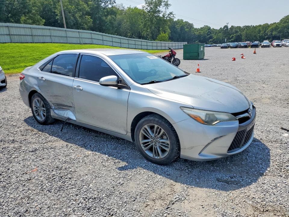2017 TOYOTA CAMRY SE 4