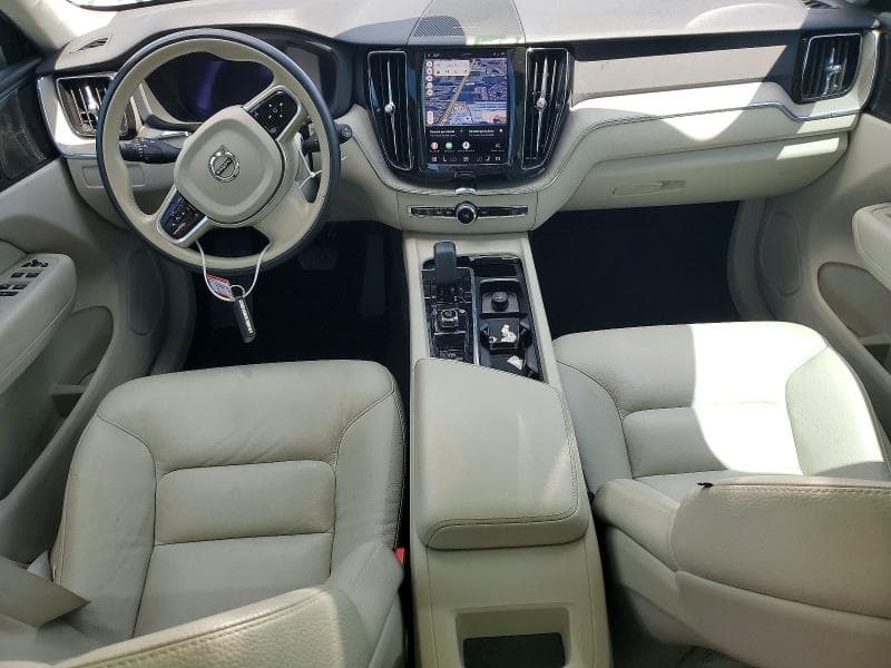 2023 VOLVO XC60 PLUS 8