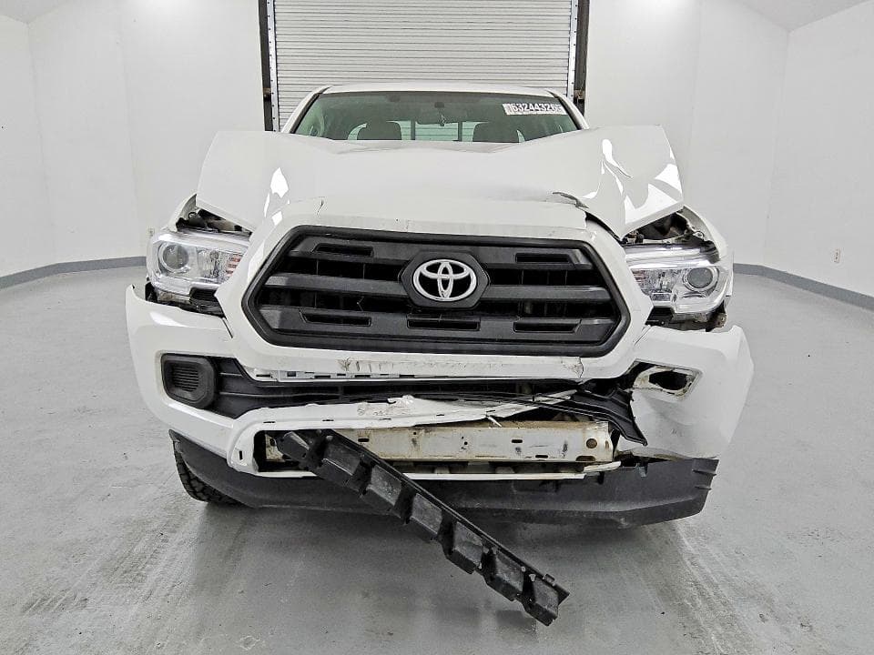 2017 TOYOTA TACOMA SR 5