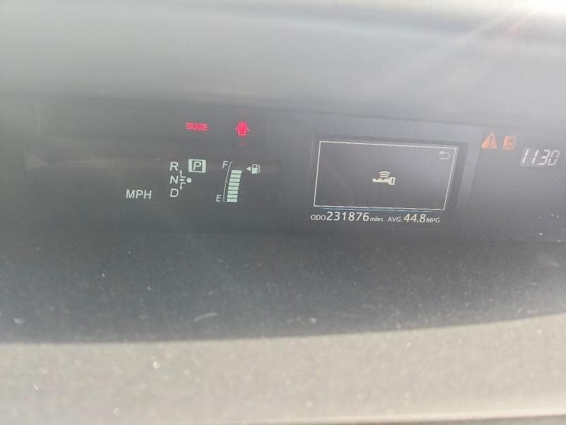 2017 TOYOTA PRIUS V THREE 9