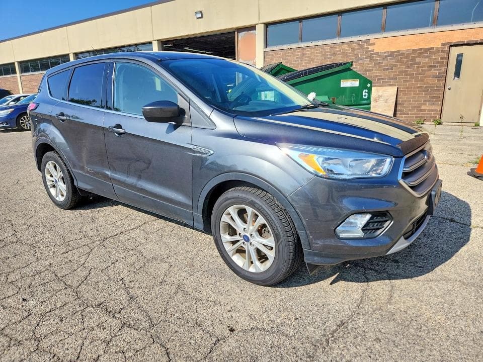 2017 FORD ESCAPE SE 4