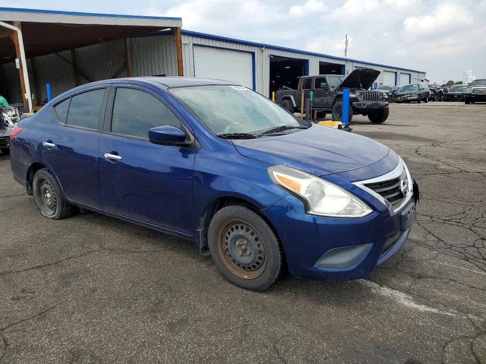2019 NISSAN VERSA SV 4
