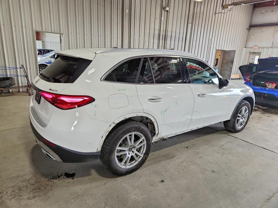 2023 MERCEDES-BENZ GLC 300 4MATIC 3