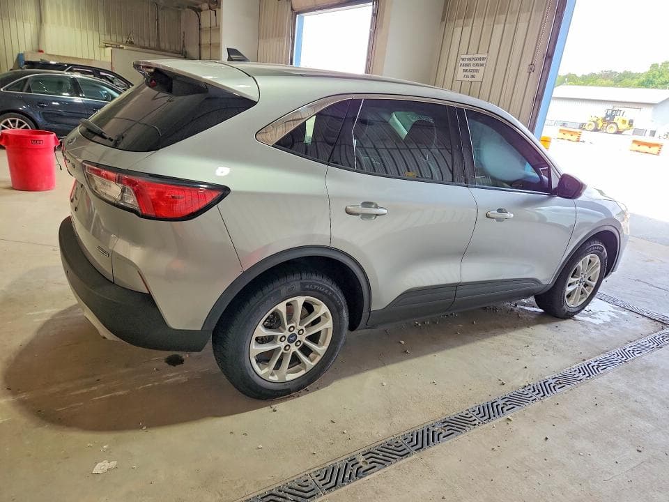 2021 FORD ESCAPE SE 3
