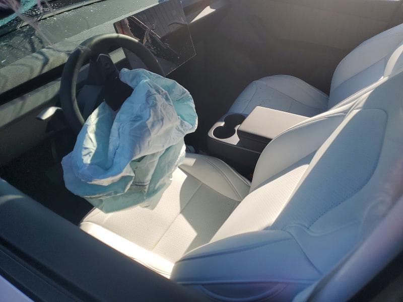 2026 TESLA MODEL Y 8
