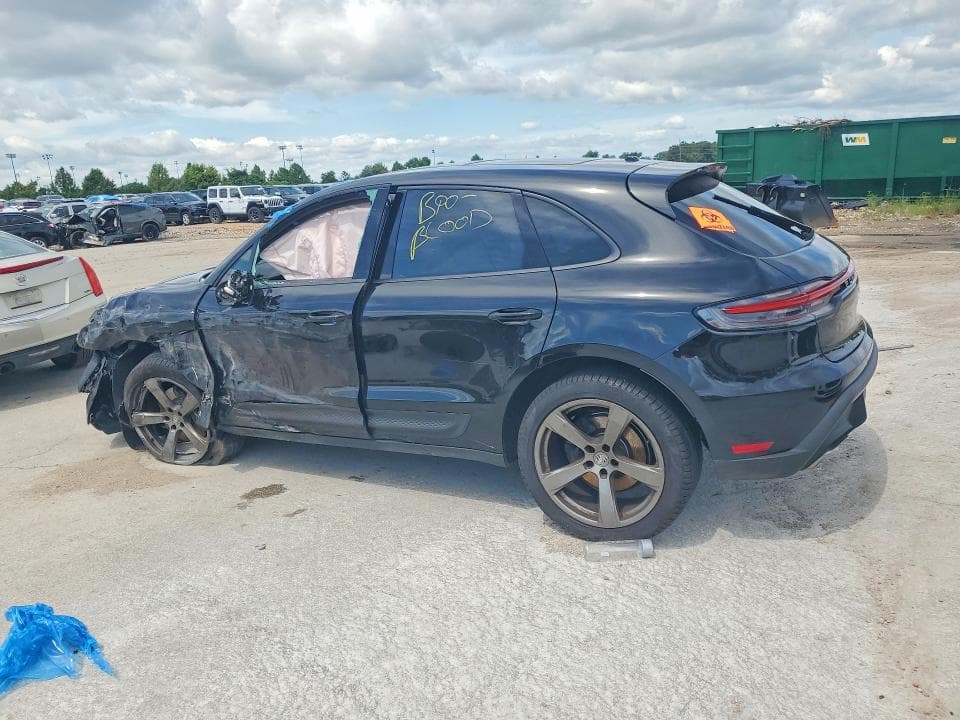 2024 PORSCHE MACAN BASE 2