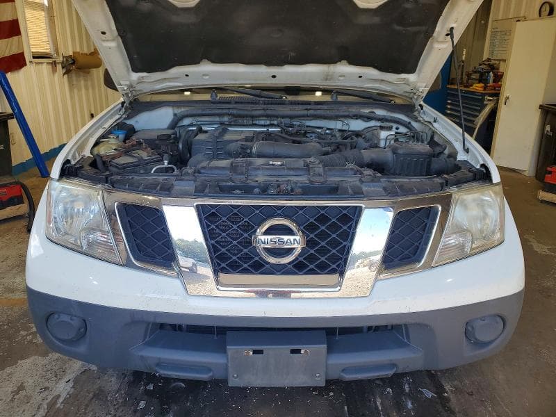 2018 NISSAN FRONTIER S 11