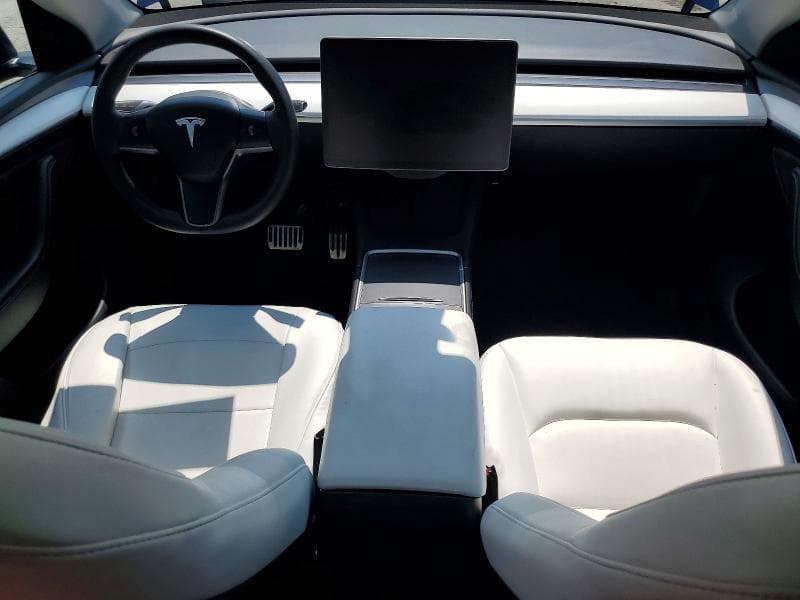 2023 TESLA MODEL Y 8