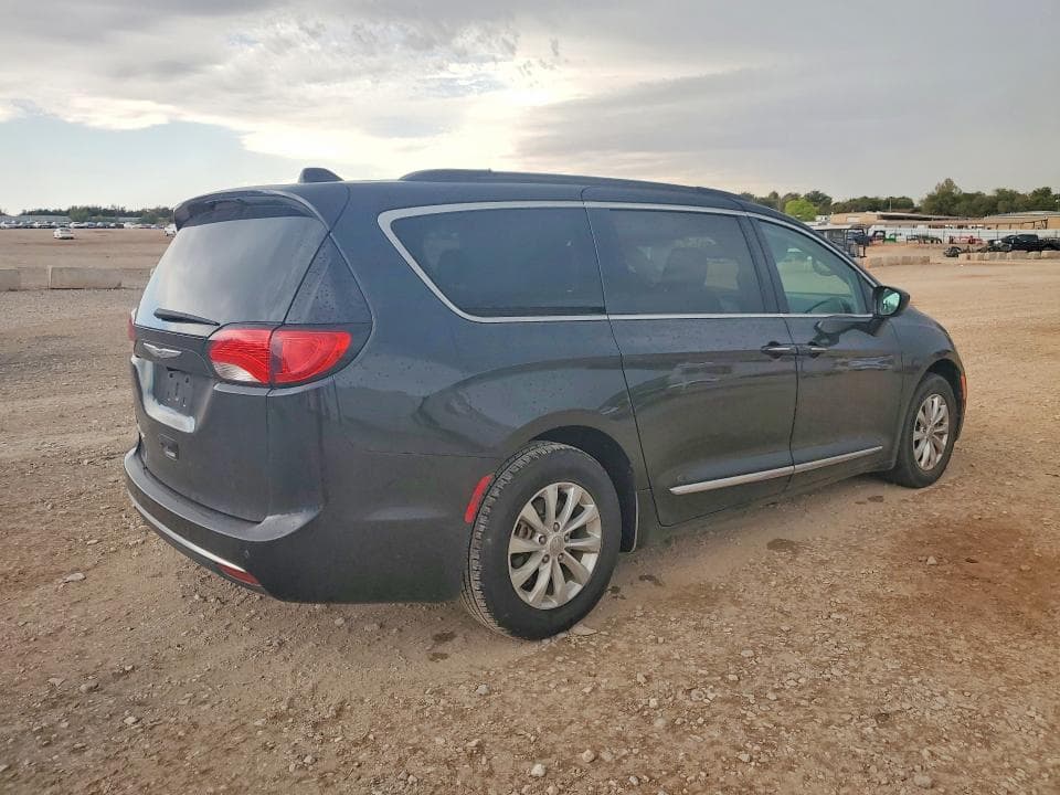 2017 CHRYSLER PACIFICA TOURING L 3