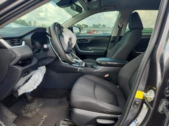 2019 TOYOTA RAV4 LE 7