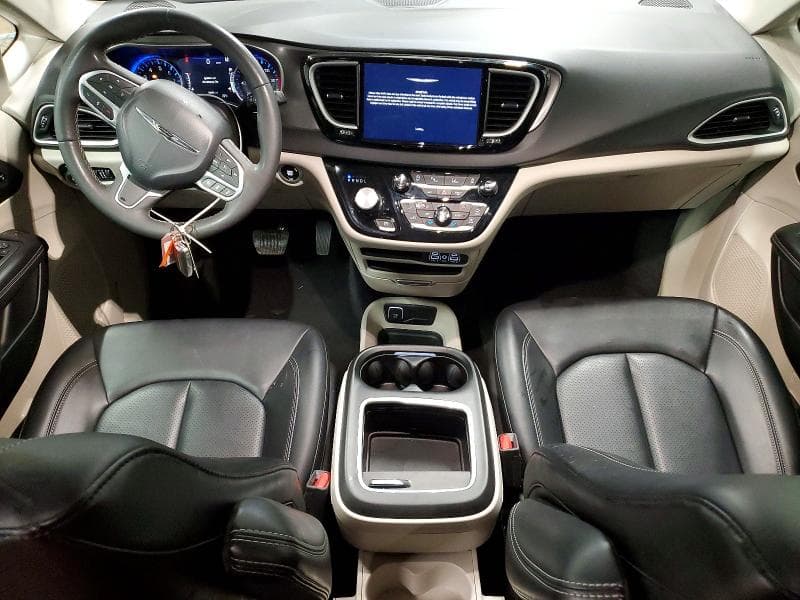 2024 CHRYSLER PACIFICA TOURING L 8