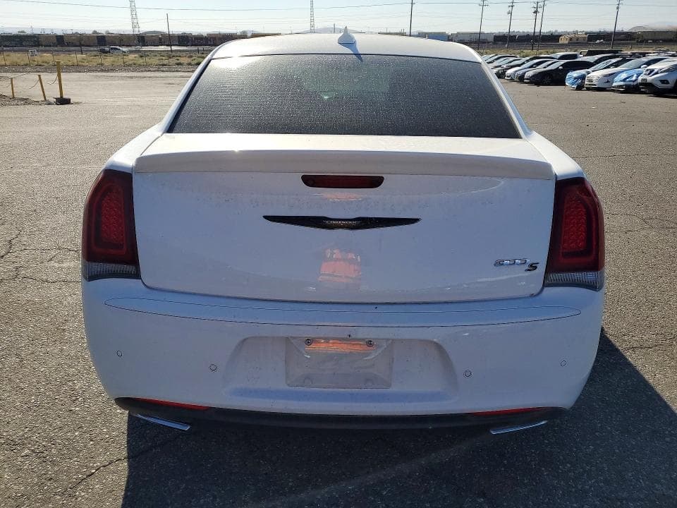 2018 CHRYSLER 300 S 6