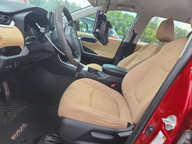 2021 TOYOTA RAV4 LE 7