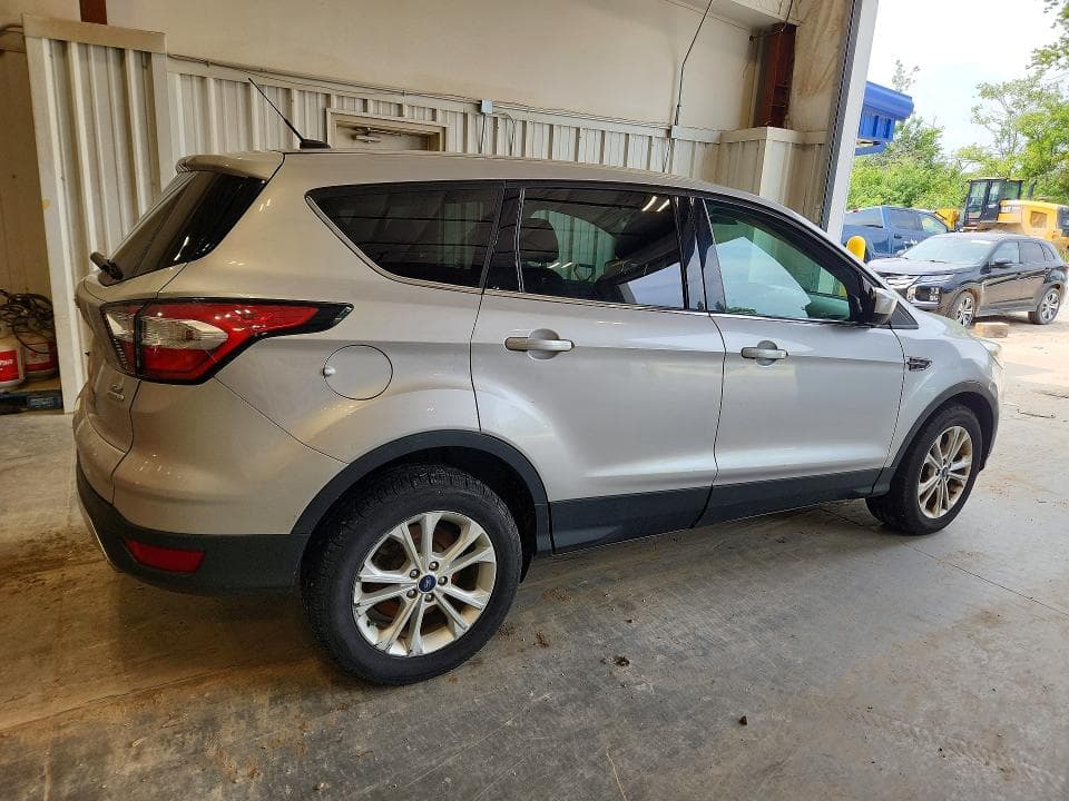 2017 FORD ESCAPE SE 3