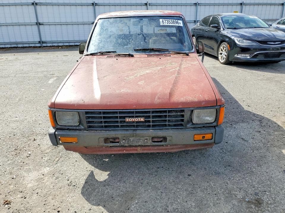 1985 TOYOTA PICKUP 1/2 TON RN50 5