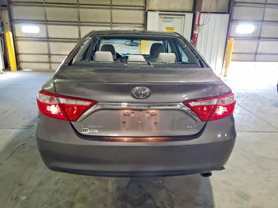 2017 TOYOTA CAMRY XLE 6