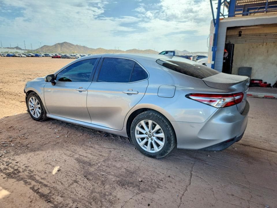 2019 TOYOTA CAMRY LE 2
