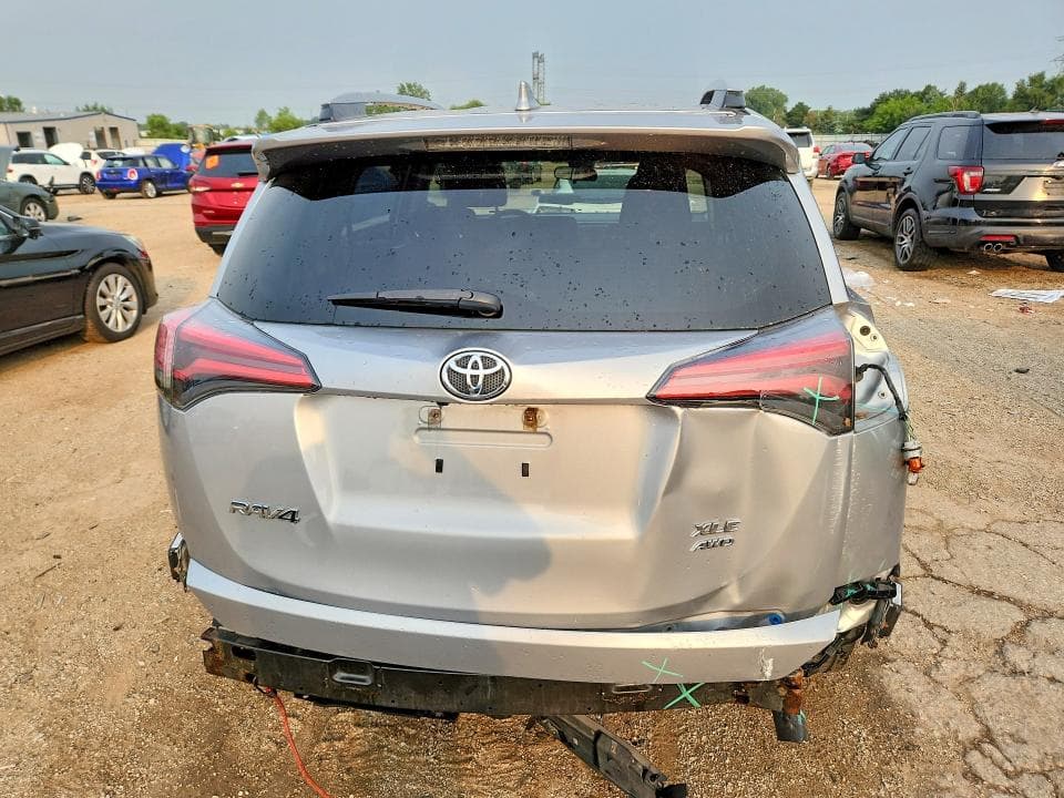 2018 TOYOTA RAV4 XLE 6