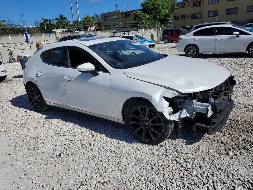 2019 MAZDA 3 PREMIUM 4