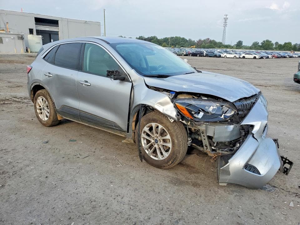 2021 FORD ESCAPE SE 4