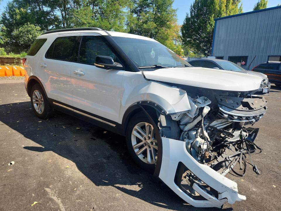 2017 FORD EXPLORER XLT 4
