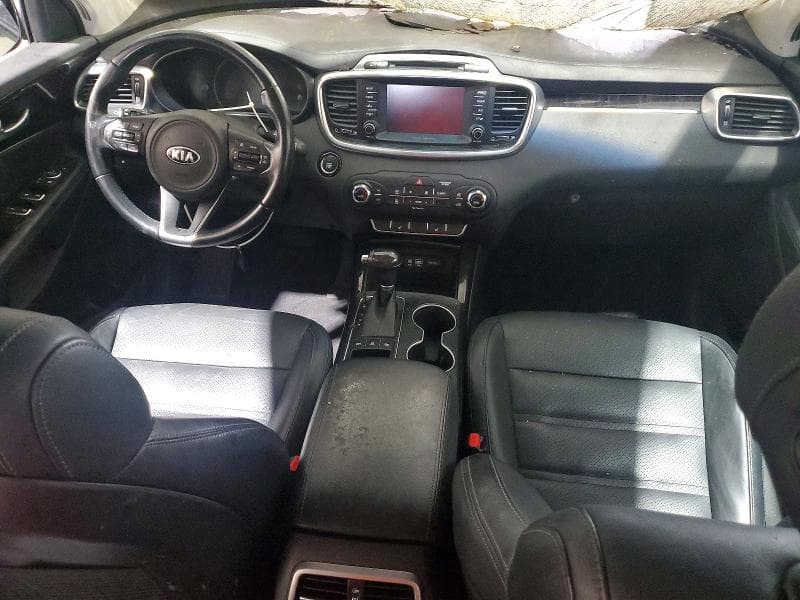 2017 KIA SORENTO EX 8
