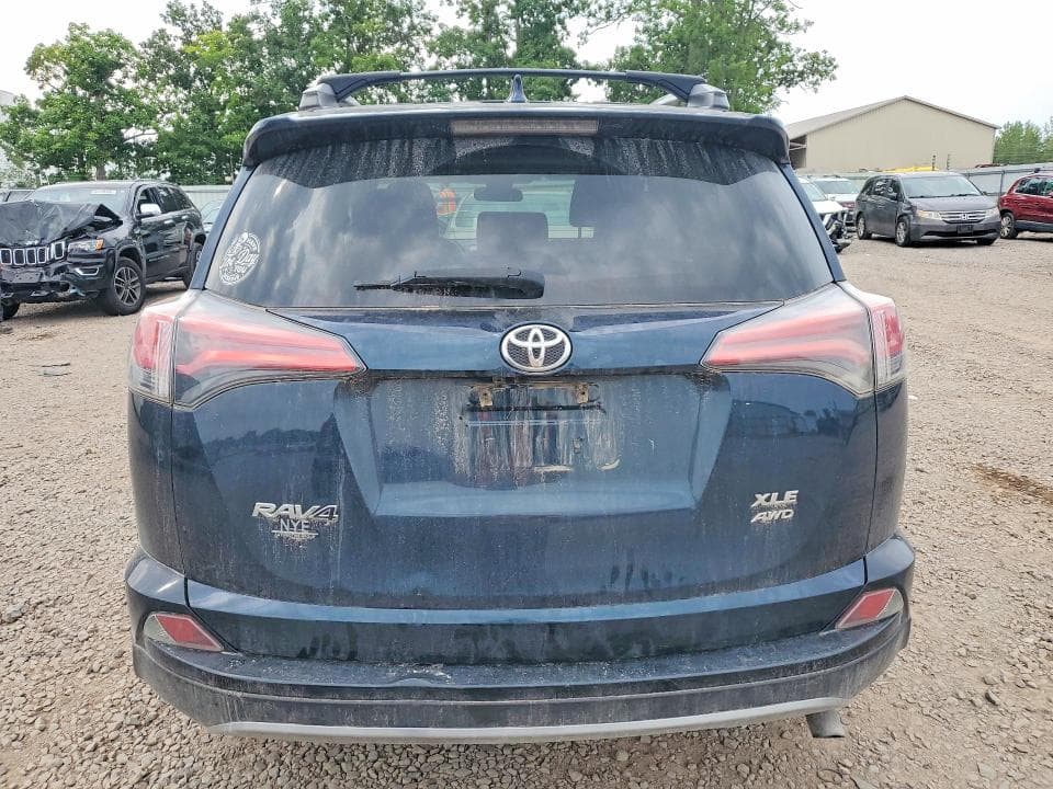 2018 TOYOTA RAV4 XLE 6