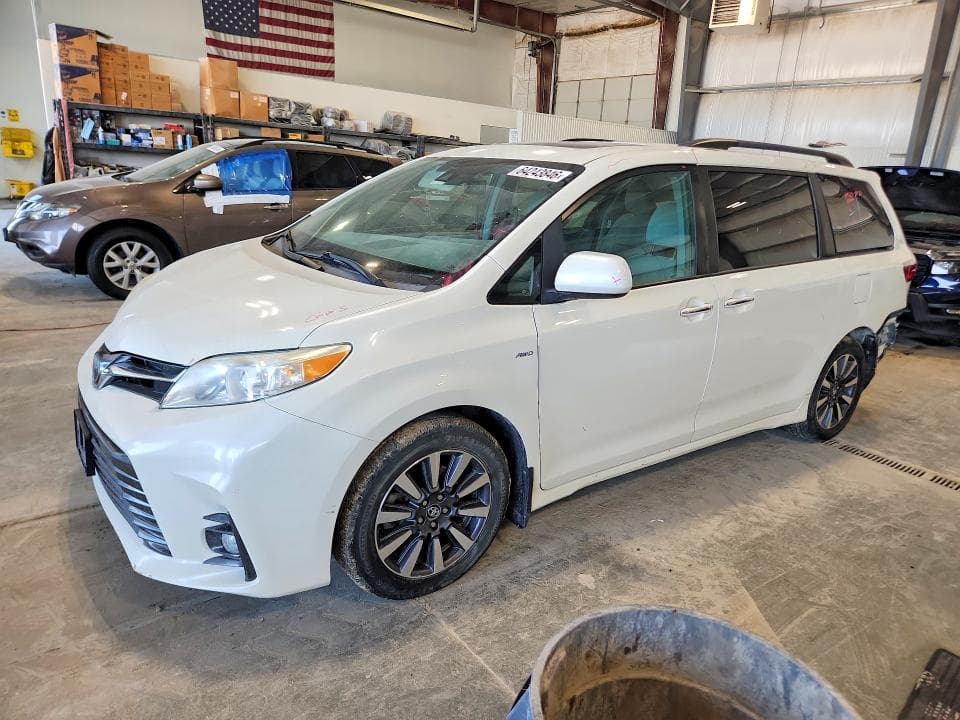 2018 TOYOTA SIENNA XLE PREMIUM 7-PASSENGER - 1