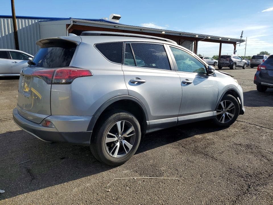 2018 TOYOTA RAV4 XLE 3