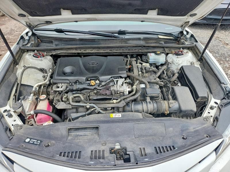 2020 TOYOTA CAMRY XLE 11
