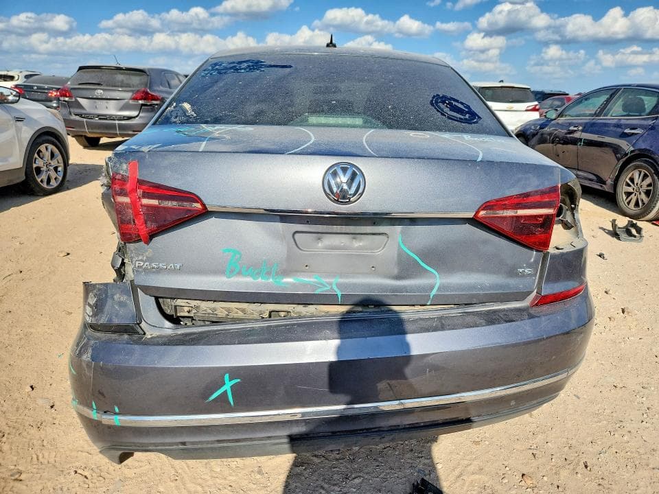 2017 VOLKSWAGEN PASSAT S 6