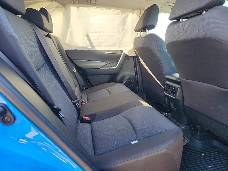 2021 TOYOTA RAV4 XLE 11