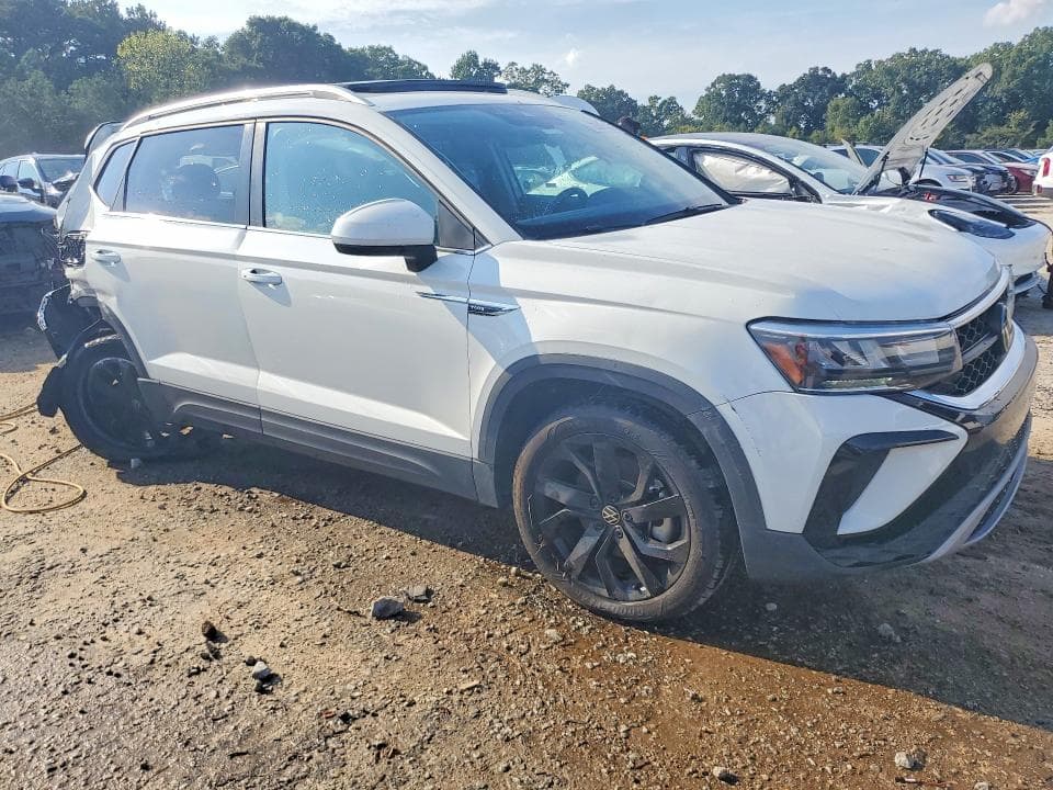 2024 VOLKSWAGEN TAOS SE 4
