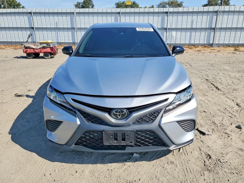 2019 TOYOTA CAMRY SE 5