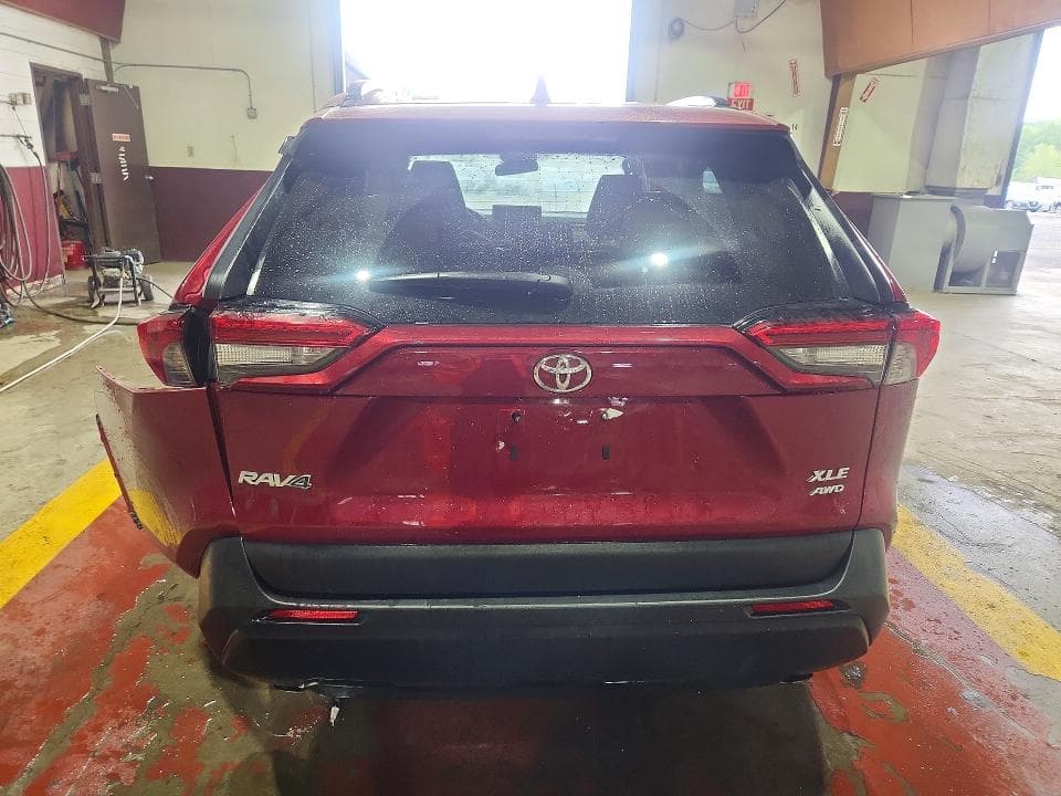 2025 TOYOTA RAV4 XLE 6