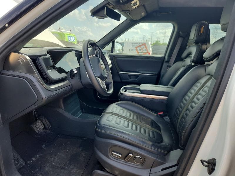 2025 RIVIAN R1S ADVENTURE 7