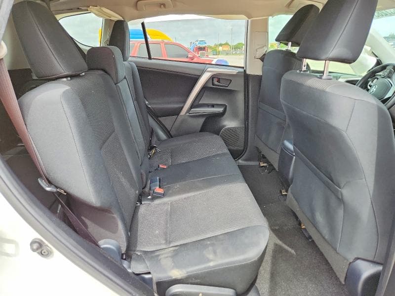 2018 TOYOTA RAV4 LE 11