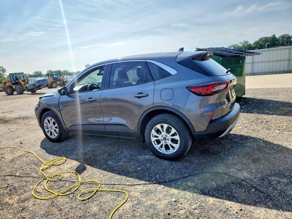 2024 FORD ESCAPE 2