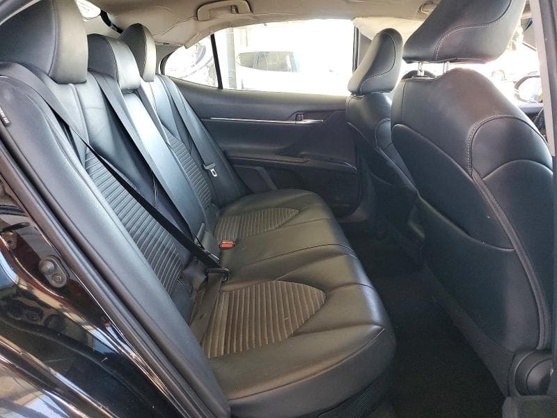 2020 TOYOTA CAMRY SE 10