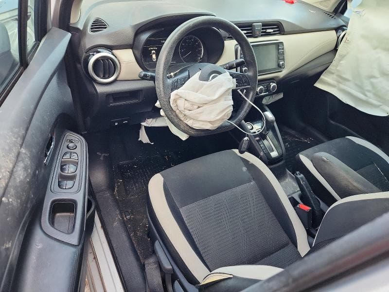 2020 NISSAN VERSA SV 8