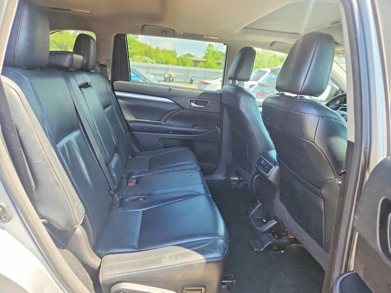 2018 TOYOTA HIGHLANDER XLE 11