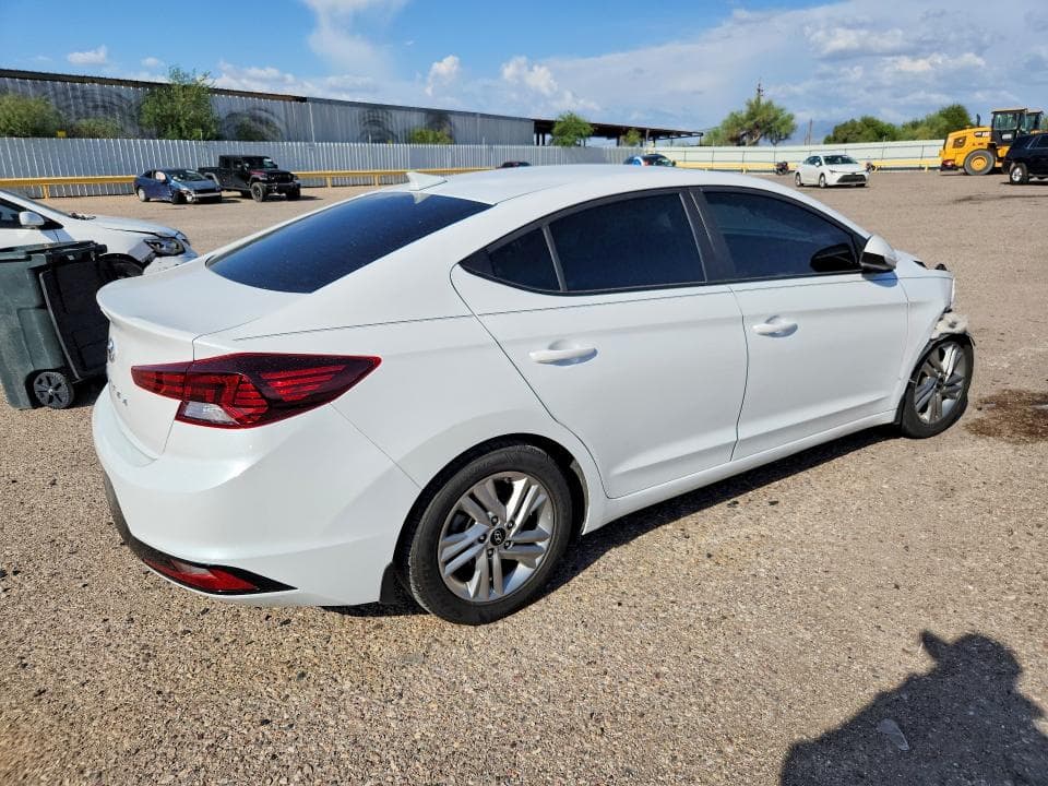 2020 HYUNDAI ELANTRA SEL 3