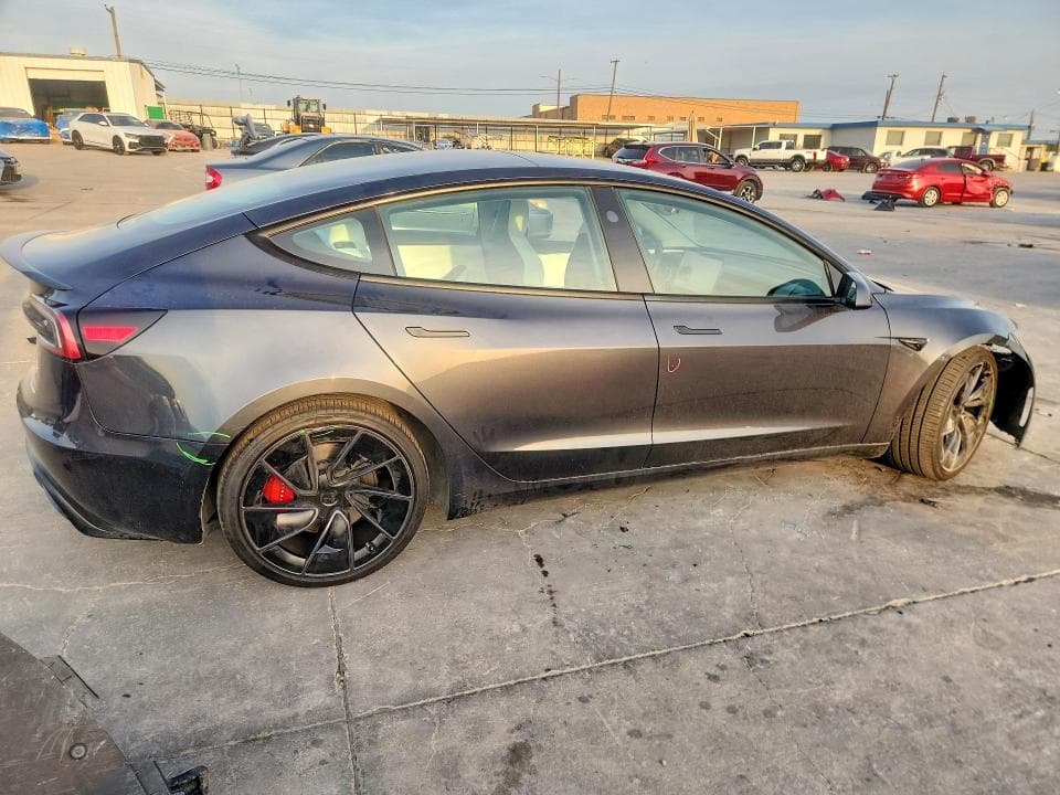 2025 TESLA MODEL 3 3