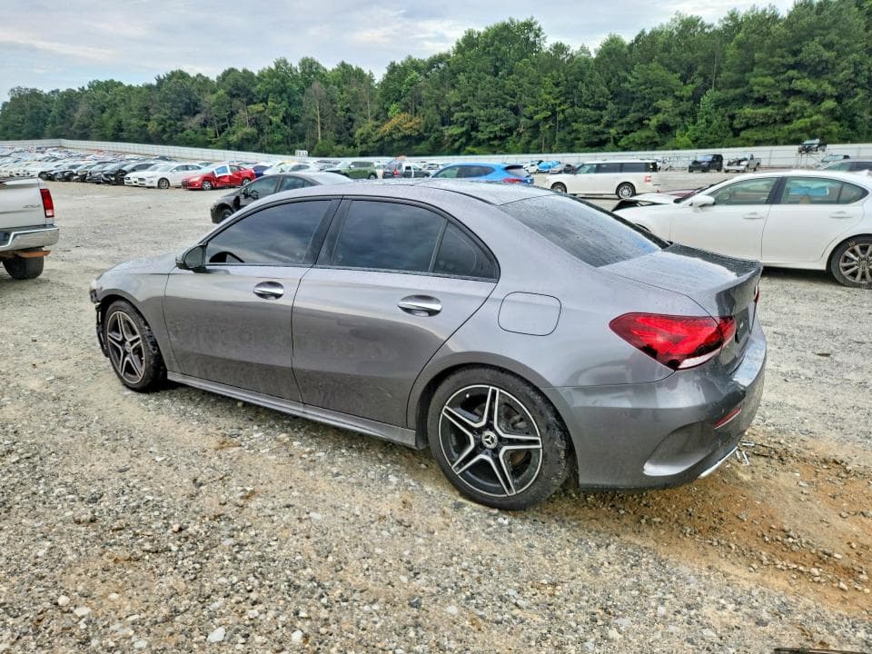 2021 MERCEDES-BENZ A 220 2