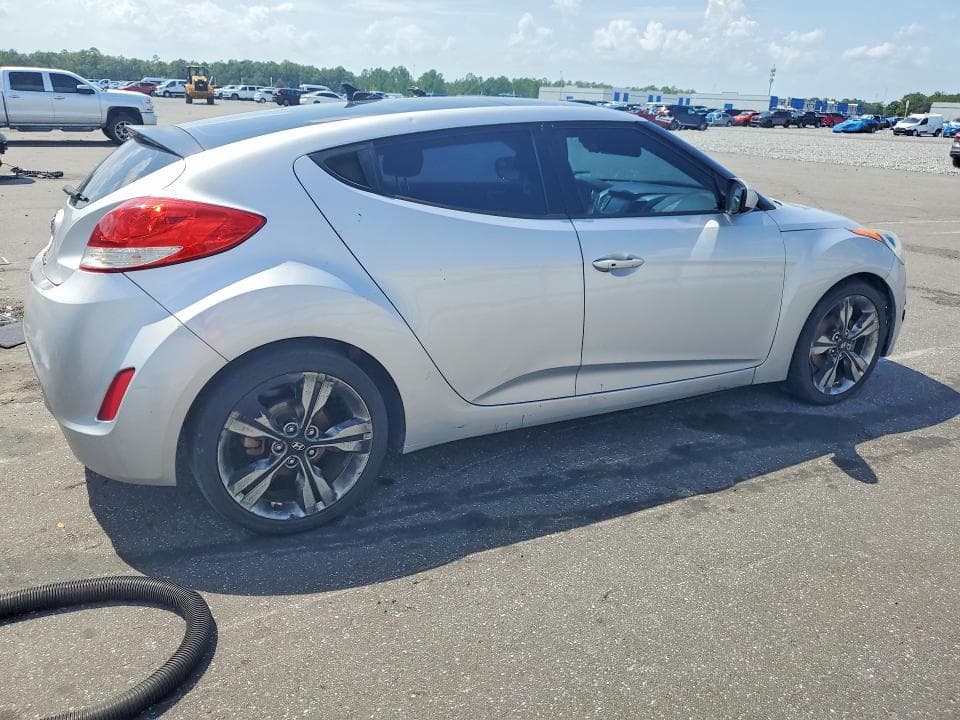 2017 HYUNDAI VELOSTER VALUE EDITION 3