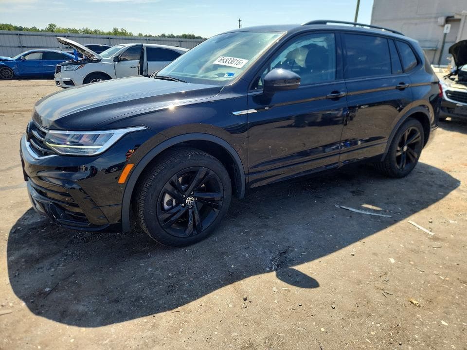 2024 VOLKSWAGEN TIGUAN SE R-LINE BLACK - 1