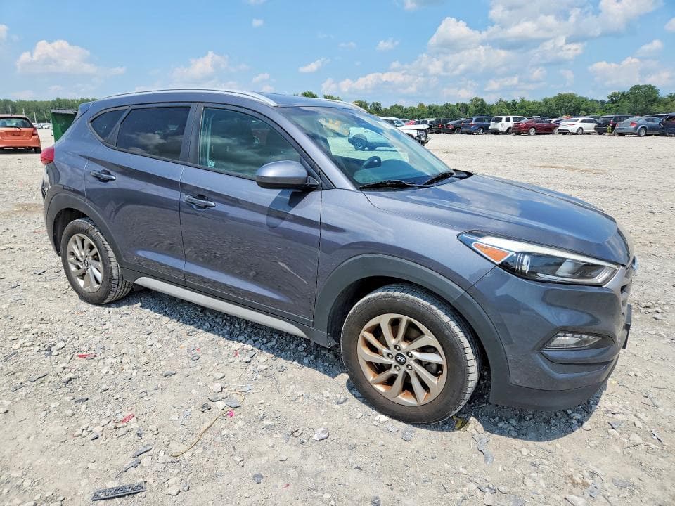 2017 HYUNDAI TUCSON SE 4